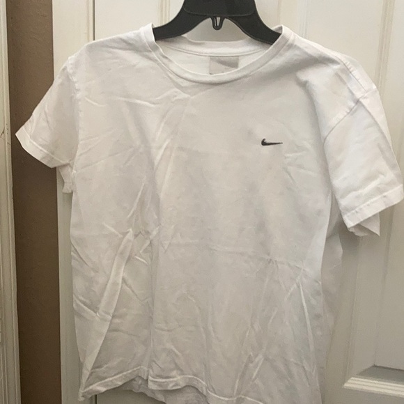 FINAL MARKDOWN CLASSIC Nike tee small - Picture 1 of 3